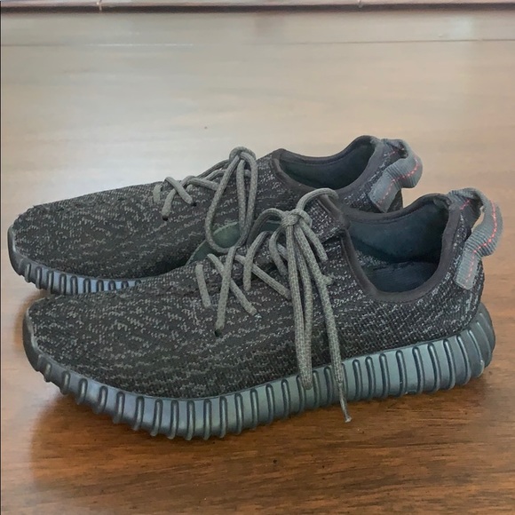 👟 Adidas YZY Boost black athletic shoes - Picture 2 of 8